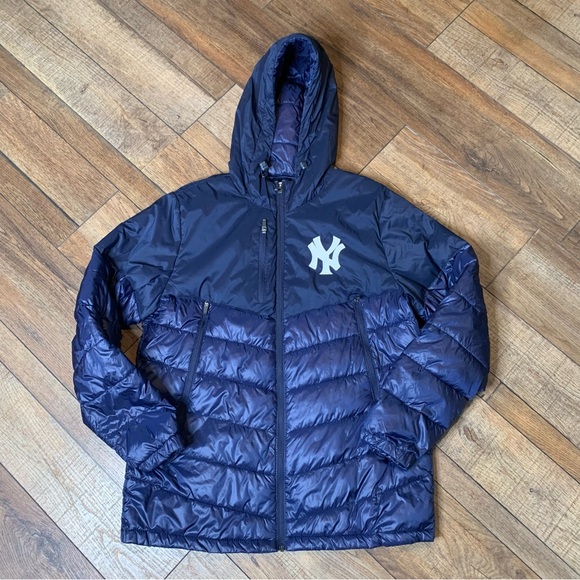 New York Yankees G-III Storm Hoodie Puffer Jacket - Picture 2 of 13